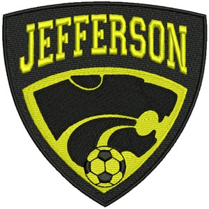 K&ouml;nnte beinhalten: Gestickter Aufn&auml;her mit dem Wort "JEFFERSON" in gelbem, bogenf&ouml;rmigem Text &uuml;ber einem schwarzen Schild. Das Schild enth&auml;lt eine gelbe Kontur eines Pumas und einen Fu&szlig;ball. Der Aufn&auml;her ist schwarz mit gelben Akzenten.