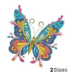 Puede incluir: Un diseño de bordado de mariposa colorido con acentos azules, amarillos, rosados y verdes. La mariposa tiene detalles intrincados y un estilo caprichoso.
