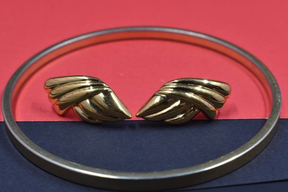 Vintage MONET Gold Tone Angel Wings Post Earrings… - image 10
