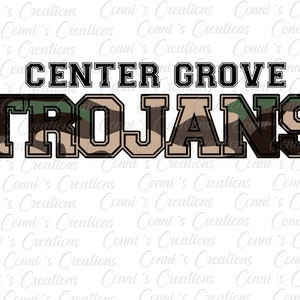Puede incluir: Un diseño de camuflaje verde, marrón y beige con el texto "CENTER GROVE TROJANS" en letras negras delineadas.