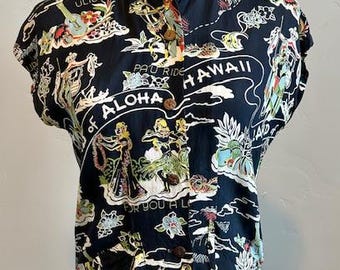 Bluzka z wiskozy Vintage Hale Hawaii Land of Aloha Tea Timer z lat 40. XX wieku w stylu hawajskim
