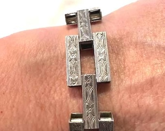 Pulsera Art Déco vintage de plata de ley con grabado floral cuadrado. Década de 1930/1940.