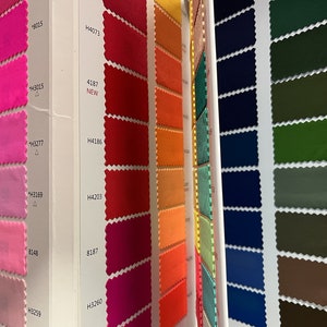 105 Solid-Farben 4 Stretch-Weg 80Nylon / 20Spandex-Gewebe - Gewicht 200GSM funktioniert für Badebekleidung Tanzbekleidung, Leopard, bodywear, Farbkatalog