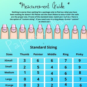 K&ouml;nnte beinhalten: Eine Gr&ouml;&szlig;entabelle f&uuml;r Nagelgr&ouml;&szlig;en mit Fingerillustrationen und Millimeterangaben. Die Tabelle zeigt Standardgr&ouml;&szlig;en f&uuml;r Daumen, Zeigefinger, Mittelfinger, Ringfinger und kleinen Finger, von XSmall bis XLarge.