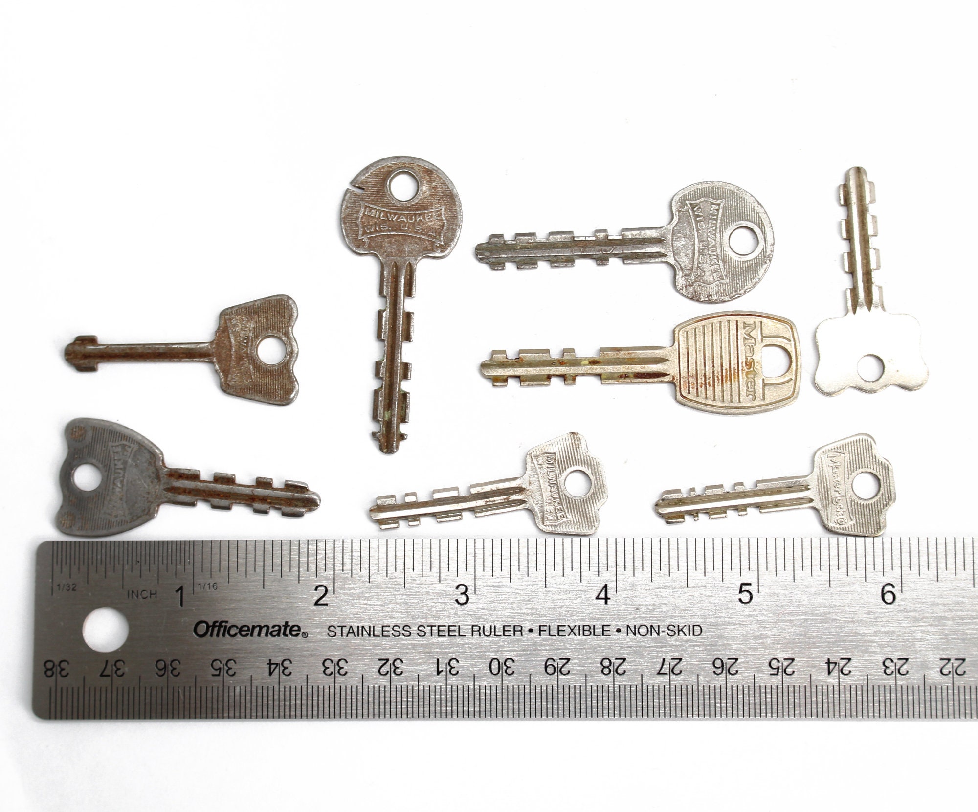 Master Lock Tooth Key Master Lock Co Keys, Lot of 8 Sawtooth Keys, Milwaukee WIS. USA ...