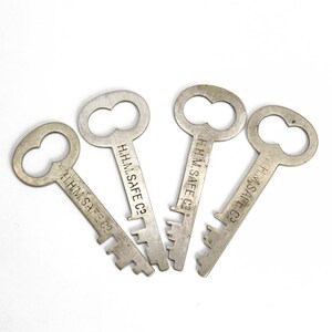 H.H.M. Sichere Co Schlüssel, 4er Set, Vintage Flachschlüssel, Schmuckanhänger, Schlüsselanhänger, antike Schlüssel, veränderte Kunstversorgung