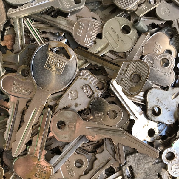 Keys, Lot of 10 Old Keys, Silver Color Keys, Used Keys, Assortment of Keys, Vintage Keys, Craft Keys, Best Seller, Steampunk Key