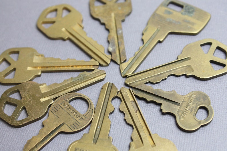 Keys Lot of 10 Old Keys House Keys Brass Color Keys Used Etsy