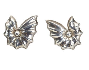 Vintage Mexican Sterling Silver Clip-On Earrings, Large Holly Leaf or Shell Design, Signed 925 MEXICO