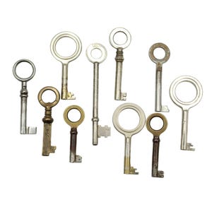 Vintage Skeleton Keys with Round Tops, Lot of 10