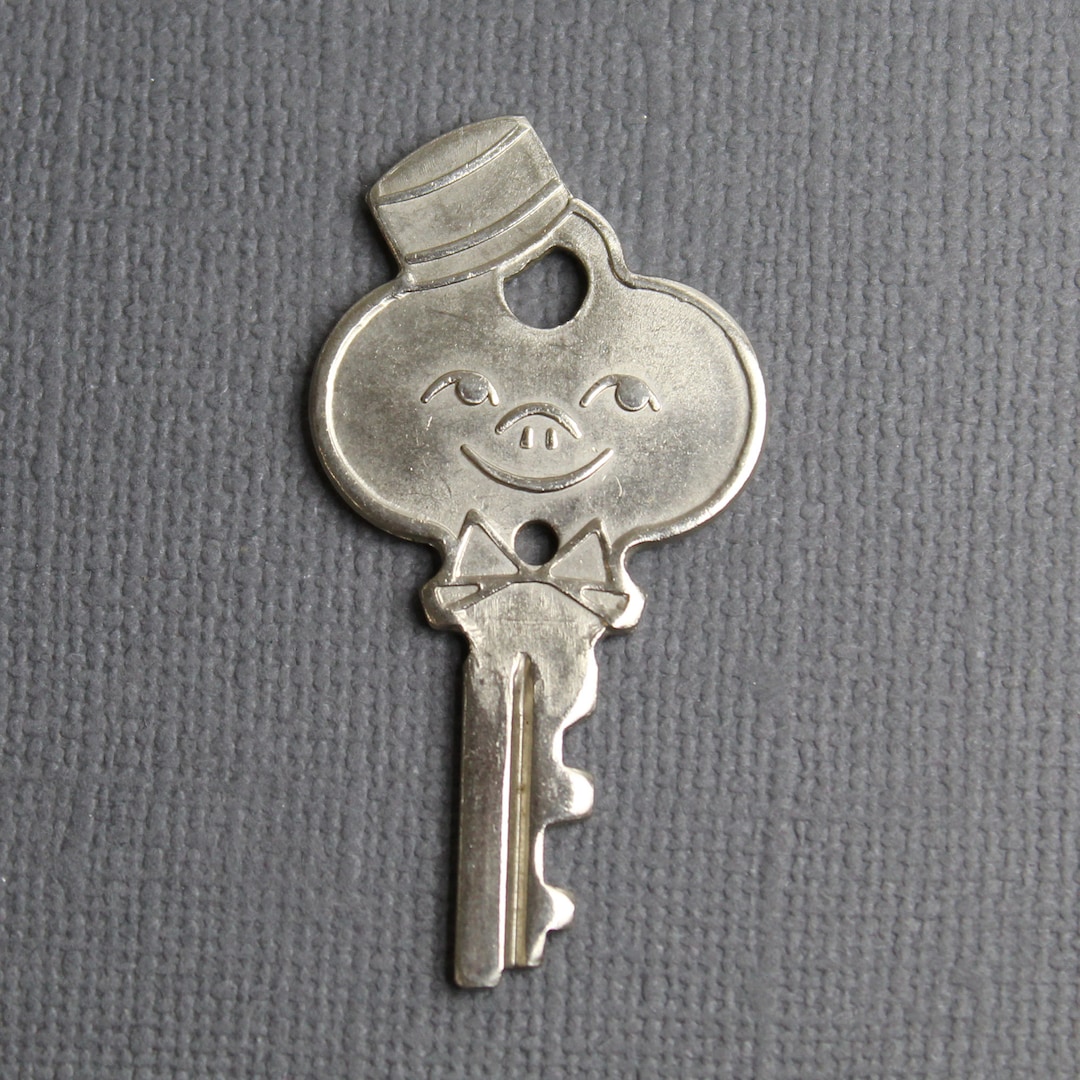 AMERICAN KEY-HOLDERS／USA VINTAGE Decorative Wall Mounted Cast Iron Key Holder - Vintage Key