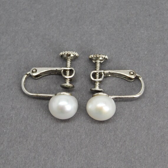 Vintage Pearl Screw Back Earrings in 