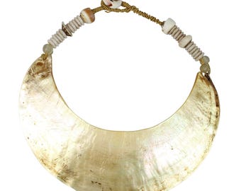 Collar babero de concha vintage, collar llamativo grande, estilo tribal.
