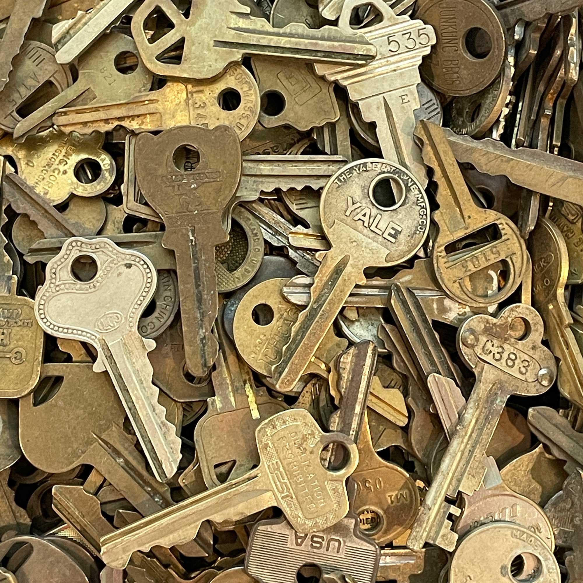 Keys, Lot of 10 Old Keys, Bronze and Brass Color Tone Keys Keys, Lot of 10 Old Keys, Bronze and Brass Color Tone Keys