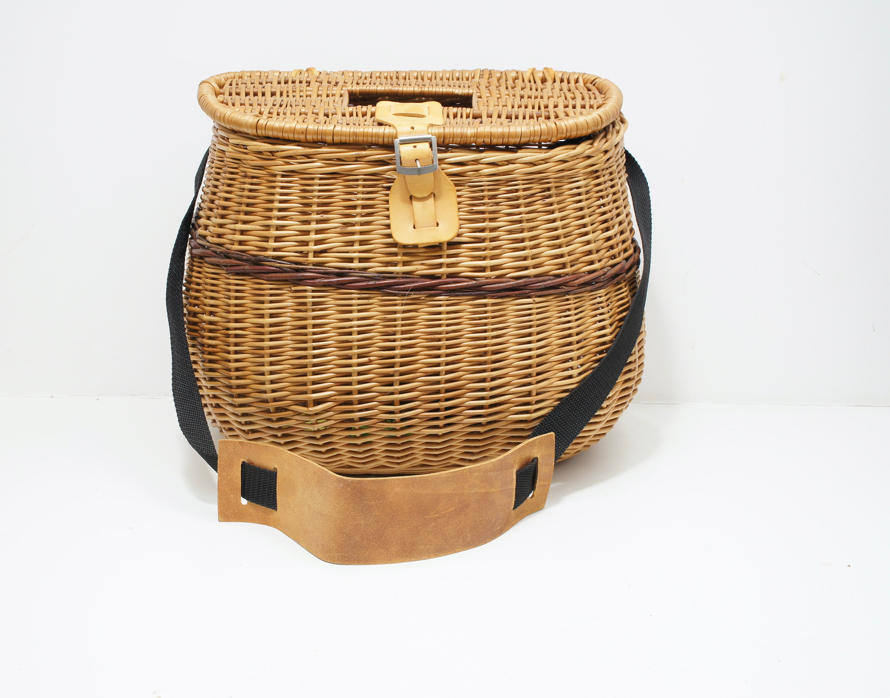 Large Wicker Fishing Creel Basket, Wedding Decor, Storage Idea