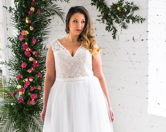 Plus size wedding dress, lace plus size wedding dress