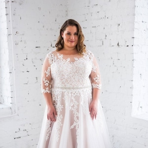 Plus size wedding dress, pluss size wedding dress with sleeves, long sleeves plus size wedding dress