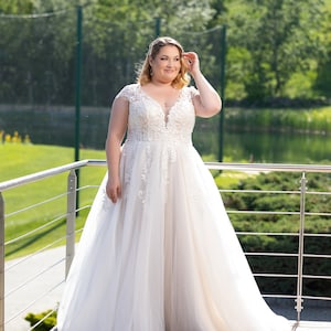 Lasabina Eliana plus size wedding dress