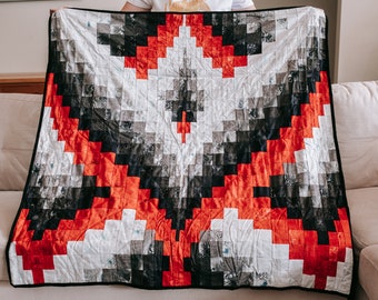 Edredón de retazos Bargello negro y rojo