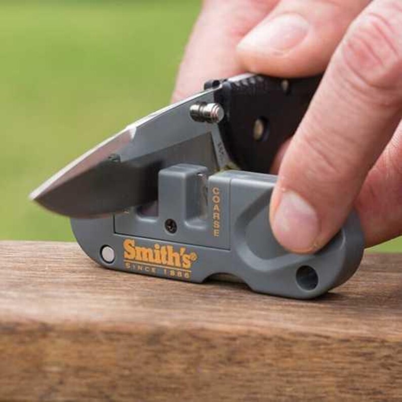 Smith's Sharpeners Pocket Pal Knife Sharpener image 2