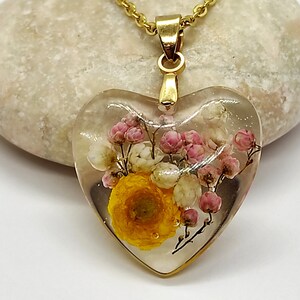 Wildflower heart necklace, real flower jewelry, resin necklace with pressed flowers, terrarium jewelry