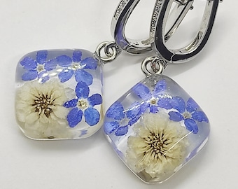 Pressed flower earrings, dried flower resin jewelry, wildflower botanical earrings, real flower terrarium jewelry, gift for her