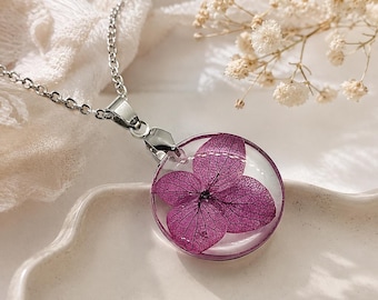 Real Hydrangea Flower Necklace, Pressed Flower Pendant, Resin Floral Jewelry, Botanical Necklace, Nature Lover Gift