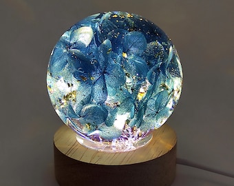 Blue Hydrangea Resin Night Light with Gold Flakes – 6 cm Floral Sphere Lamp – Romantic Gift for Her – Small Bedside Decor