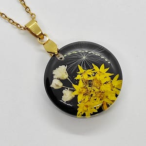 Pressed flower resin necklace, unique dried flower pendant, terrarium jewelry, real flower jewelry for her