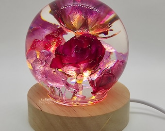 Rose Flower Resin Lamp, Hydrangea Night Light, Real Flower Lamp, Epoxy Resin Sphere Lamp, Romantic Bedside Light, Floral Resin Decor