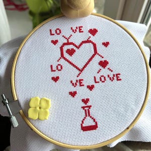 Schema punto croce "Chimica Amore" Cuore Amore PDF grafico contato Ti amo Divertente facile regalo romantico fai da te Ricamo a forma di cuore per San Valentino