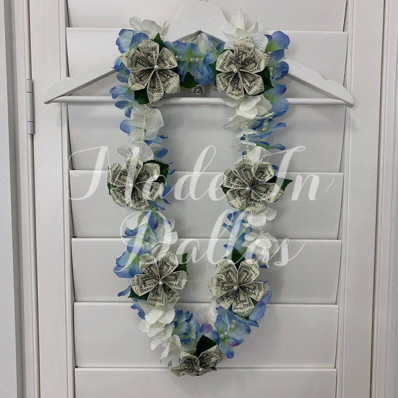 Light Blue Graduation Pearl Beaded Lei