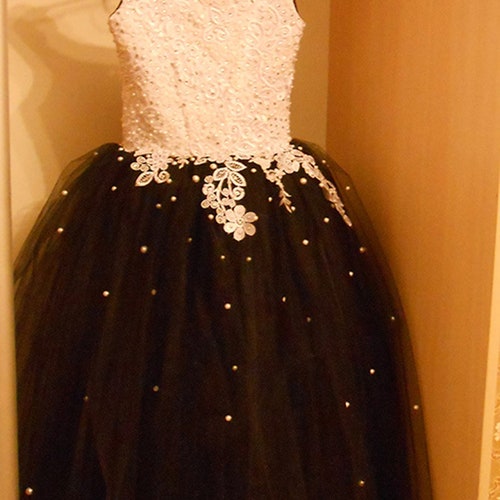 Black shops Flower Girl Dress, Off Shoulder flower girl dress, Wedding Party Birthday Bridesmaids Black and White Flower Girl Dress Lace and Tulle