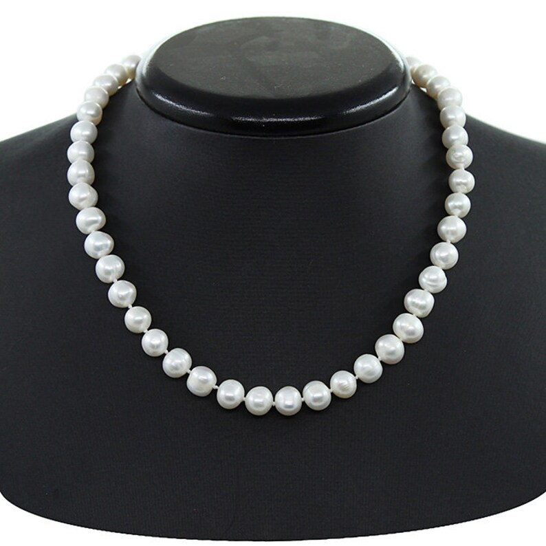 Увелина жемчуг майорка. Бусы жемчуг белый. Ожерелье жемчужное майорка. Бусы жемчуг wang talang. Белые жемчужные бусы.