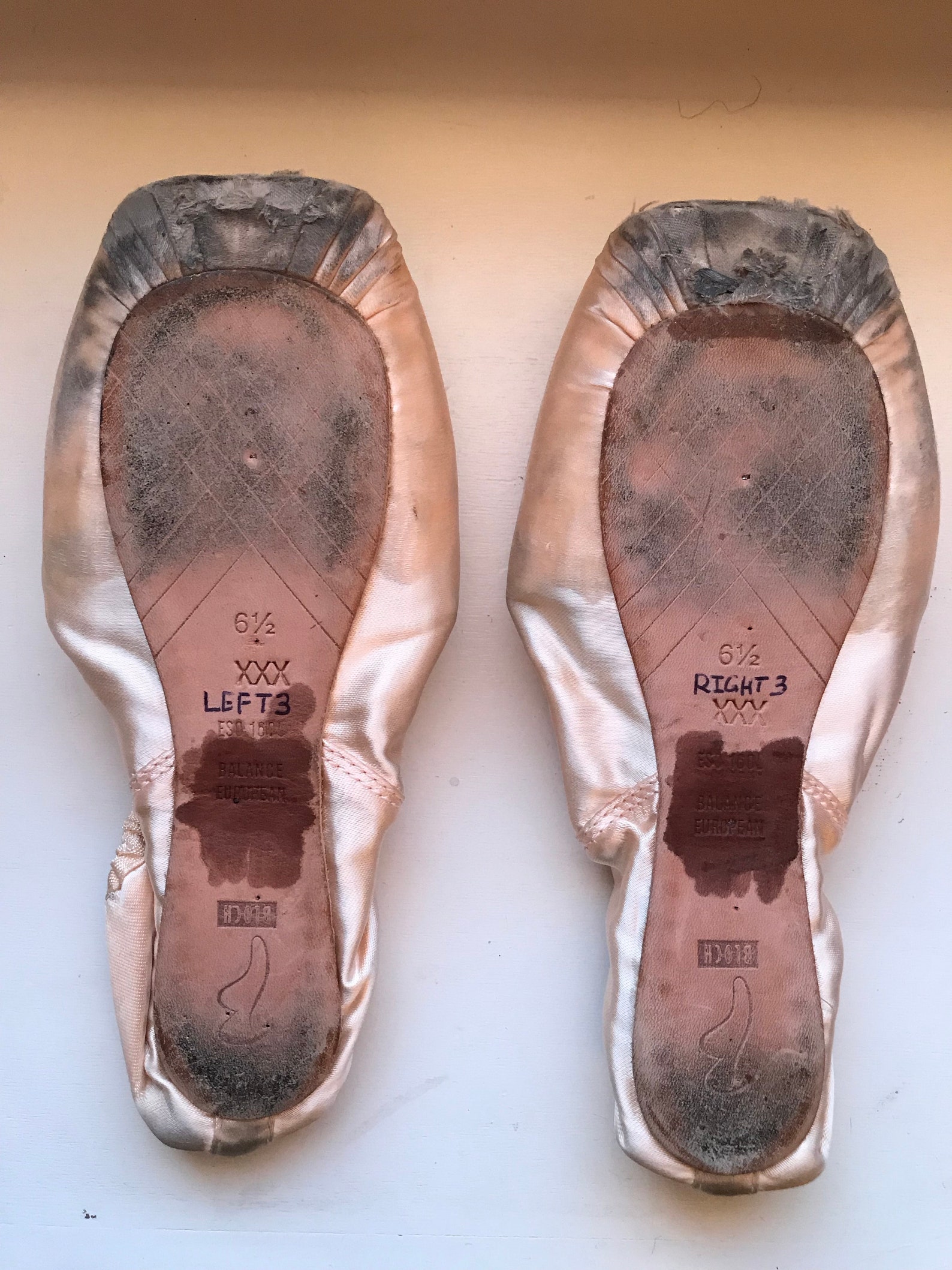 ballet pointe shoes
