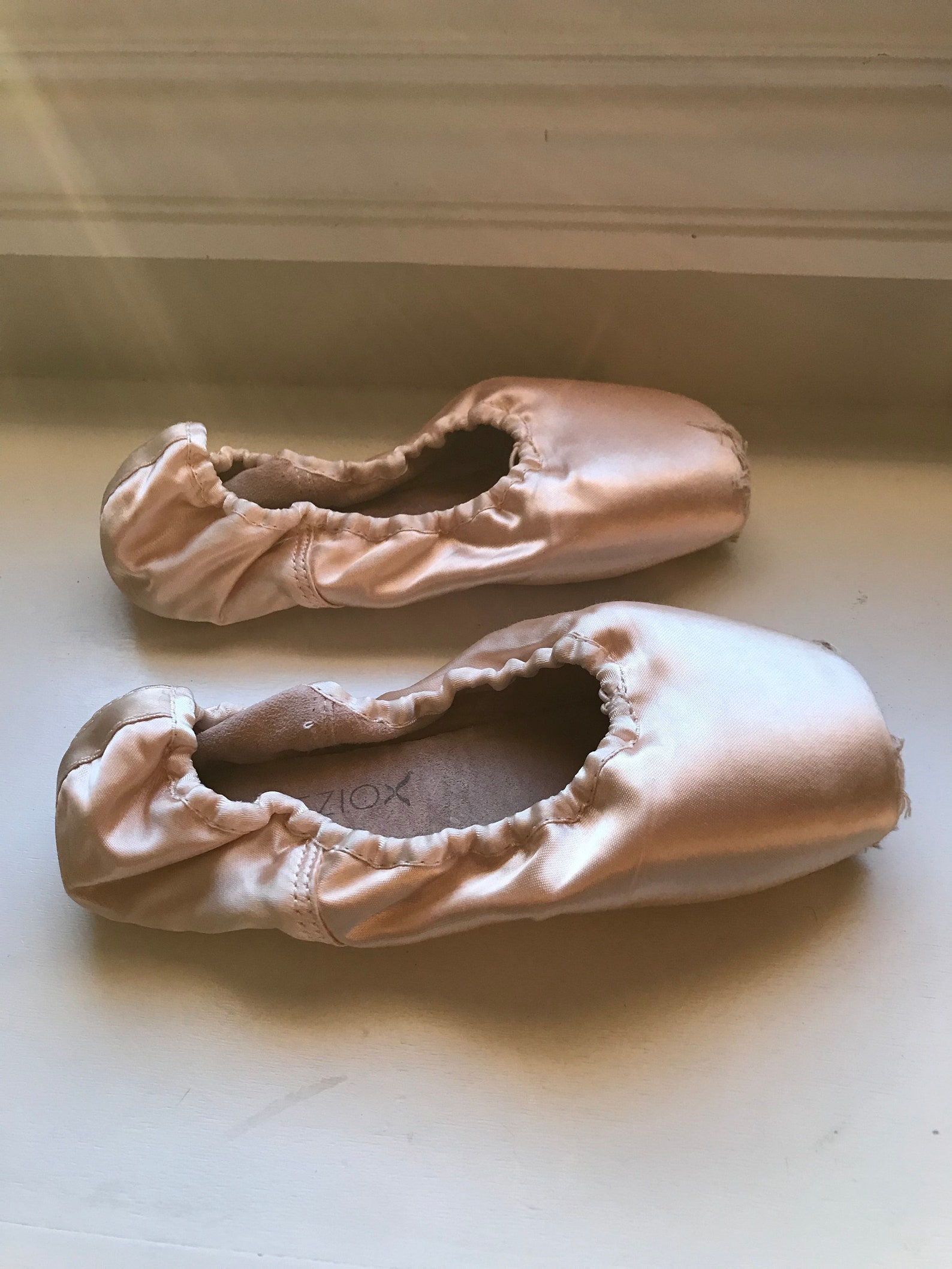 ballet pointe shoes