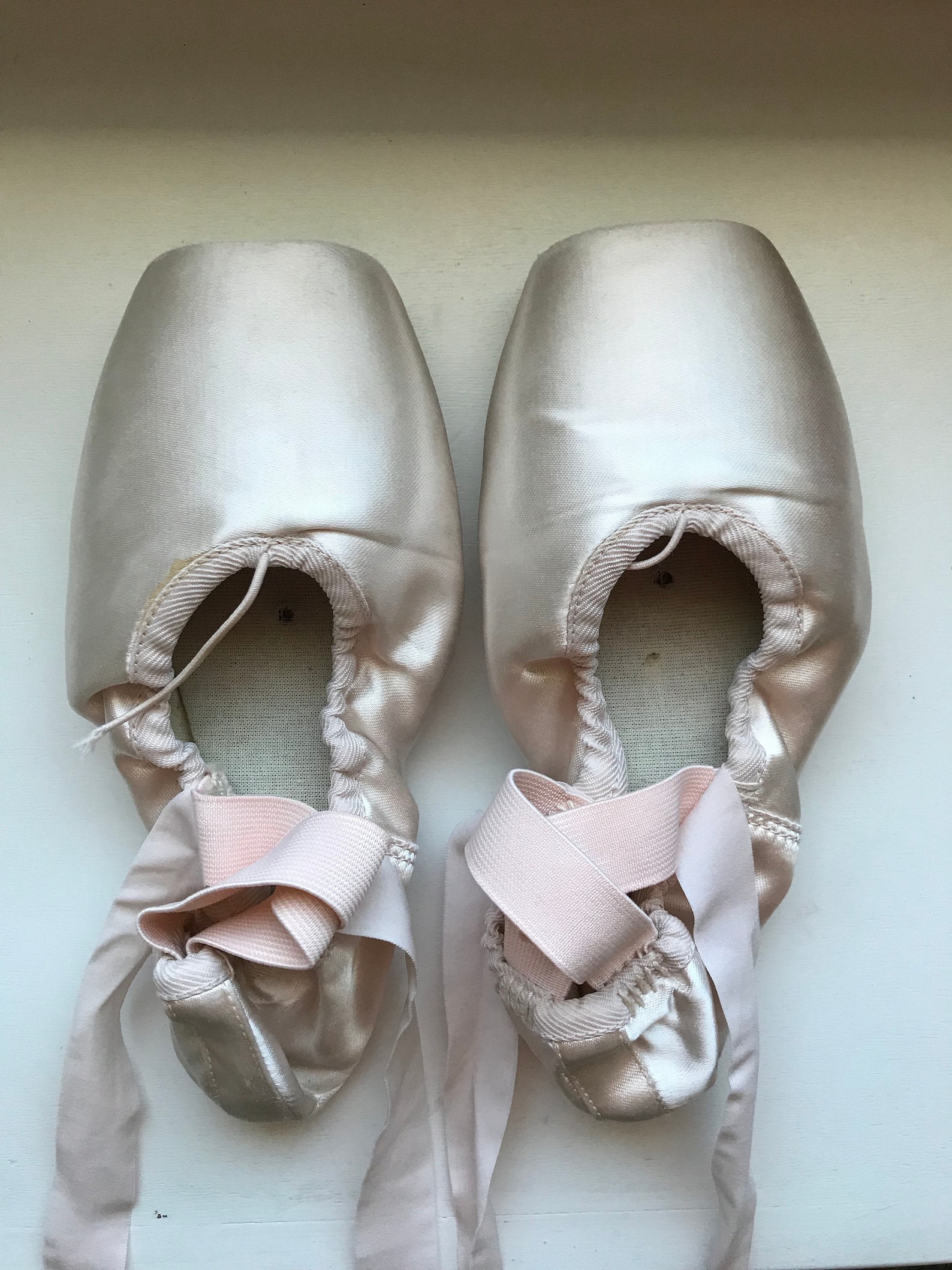 ballet pointe shoes