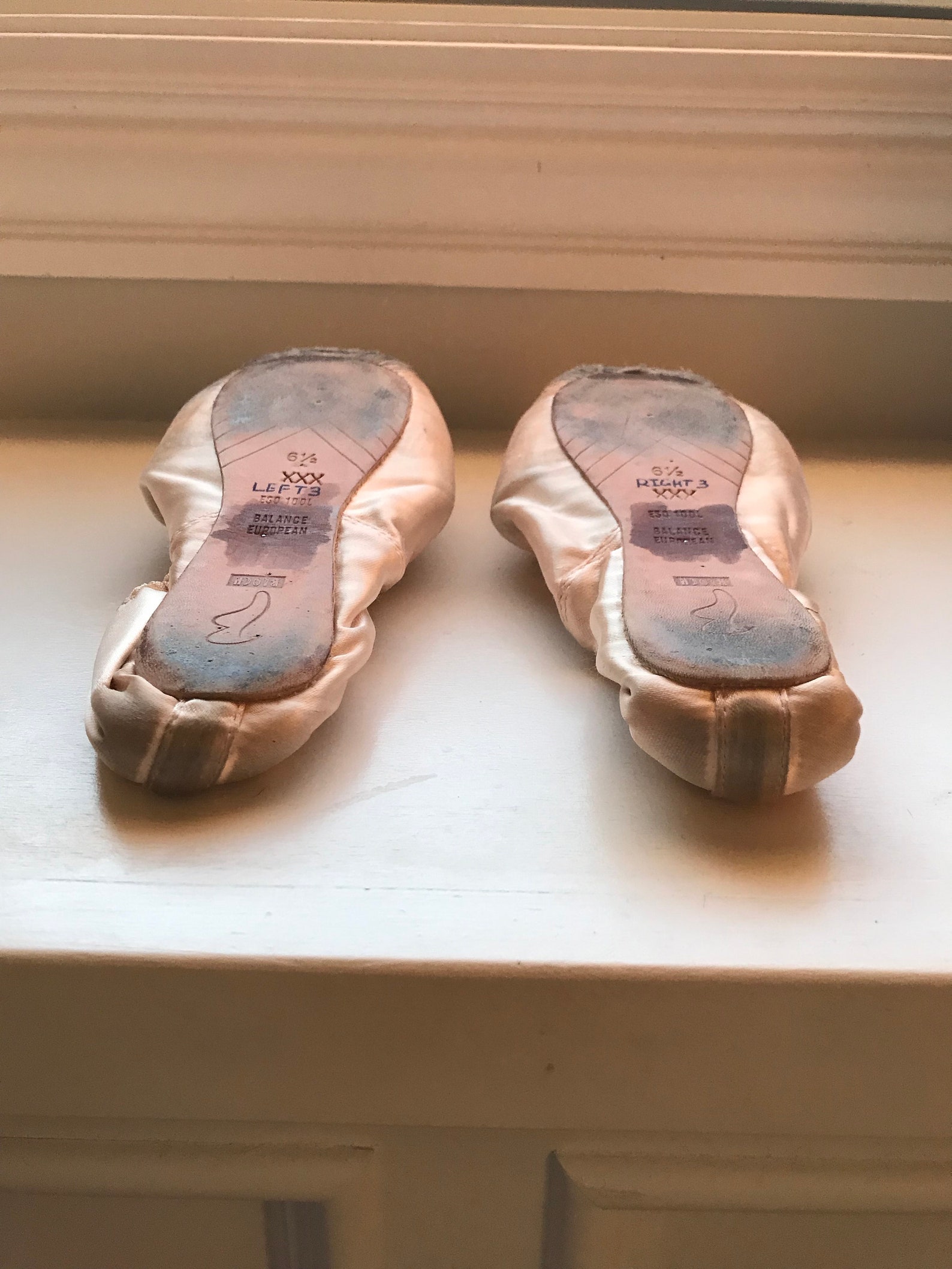 ballet pointe shoes