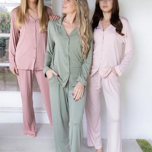 Bridesmaid Pajamas, Monogrammed Pajamas, Long Sleeve Pajamas, Bridesmaid Proposal, Bridal Pjs, Personalized Bridesmaid Gift, Getting Ready