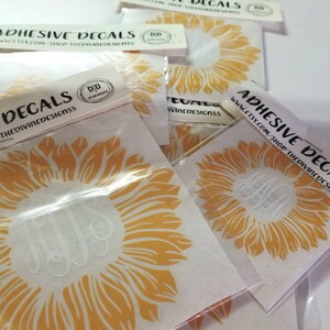 SUNFLOWER MONOGRAM//monogram decal//sunflower decal//sunflower//monogram//vinyl//car decal// personalized bild 7