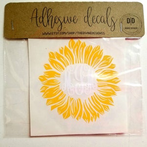 SUNFLOWER MONOGRAM//monogram decal//sunflower decal//sunflower//monogram//vinyl//car decal// personalized 4 tum