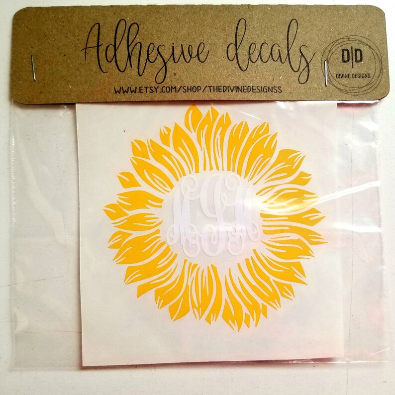 SUNFLOWER MONOGRAM//monogram decal//sunflower decal//sunflower//monogram//vinyl//car decal// personalized 4 tum