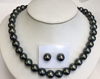 Fine  Quality Tahitian South Sea Pearls  Necklace and Matching Earrinda  14k