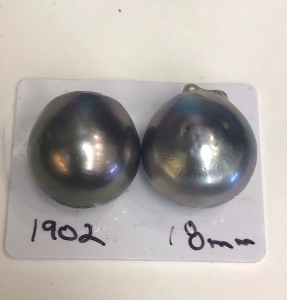 18mm Tahitian South Sea Pearls Great Lustet and Luster , Button Shapes faces up Clean