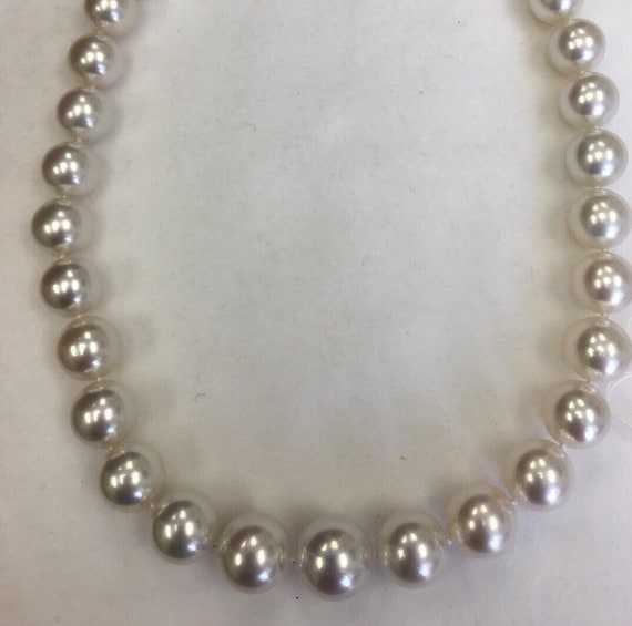 Fine Quality South Sea aPearls Very High Luster 18k Gold and Diamond Clasp 12x15mm Great Luster and Coming lr