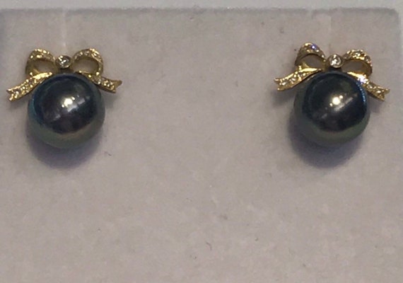 18k Yellow Gold with Diamodw and Tahitian Pearls Earrings