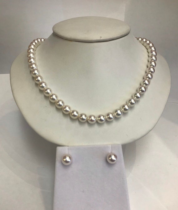 Aloya Pearls 7.5x7mm Cultured Akoya Pearls 17" 14k Yellow Gold Clasp , Matching 8.3mm Akoya Pearl Earrings 18k Yellow Gold Mounting