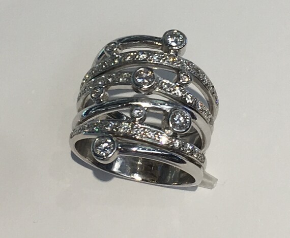 18K White Gold and Diamond Ring App 1.76 TDW Size 6