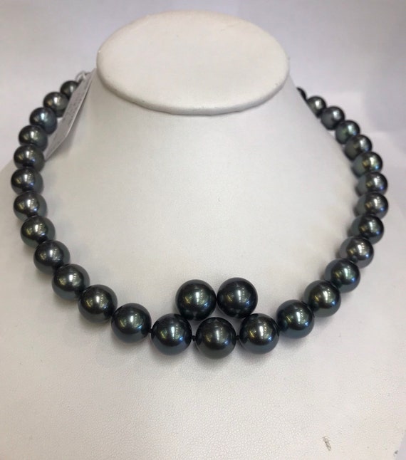Tahitian South Sea Pearls 11x12mm Great Lustet Great Color 14k Gold Clasp 17"