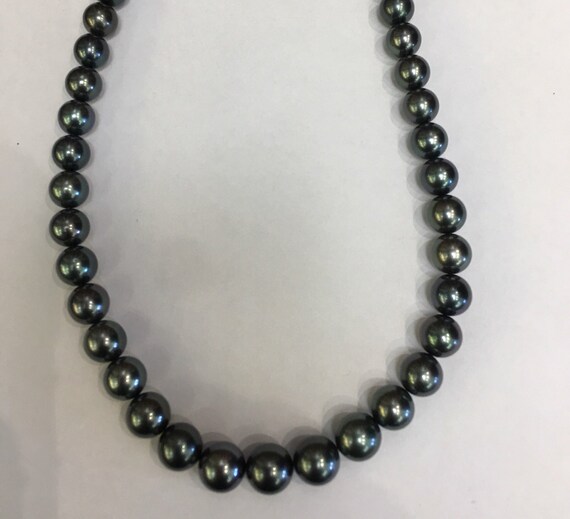 Fine Tahitian Strand 17" 18k and Diamonds Two tone Clasp